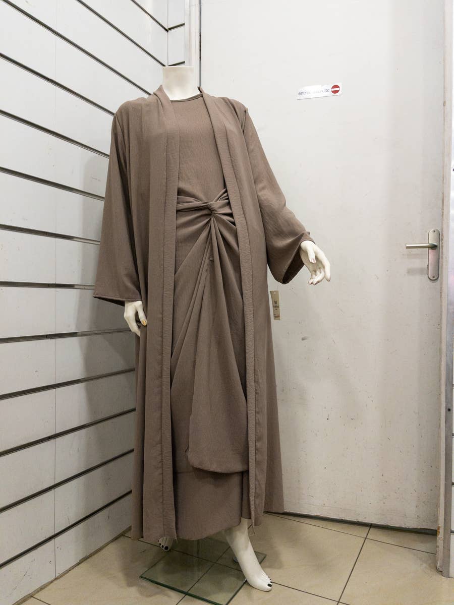 Medina Silk Abaya three-piece set taupe - An Nisaa